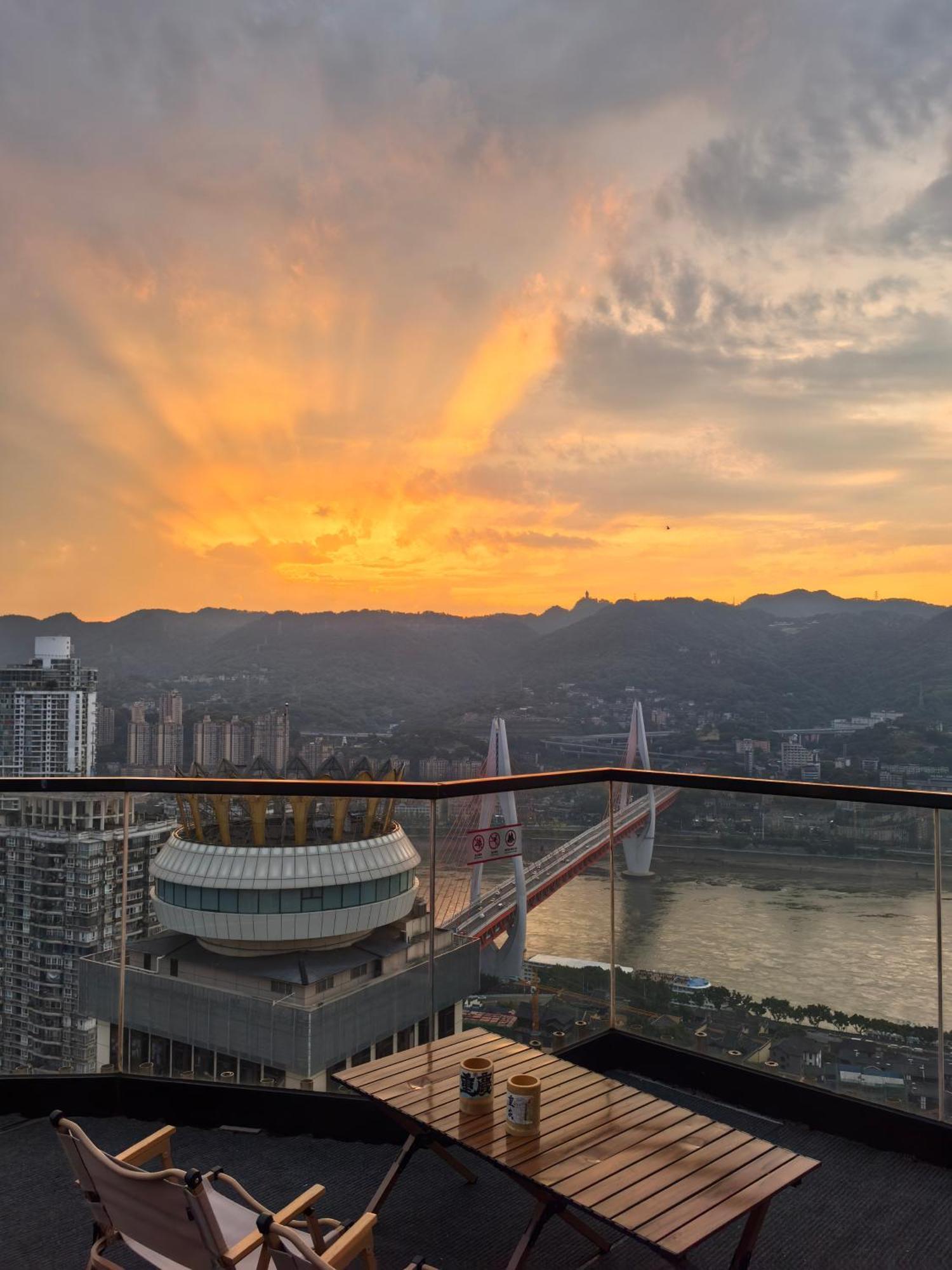Yunqi River View Terrace Hotel Чунцин Екстериор снимка